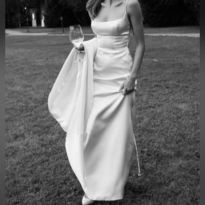 New Sleek White Satin Sheath Dress